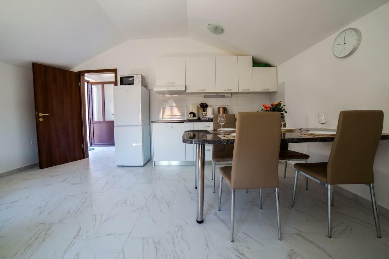 Apartment Podini Брсеч Экстерьер фото
