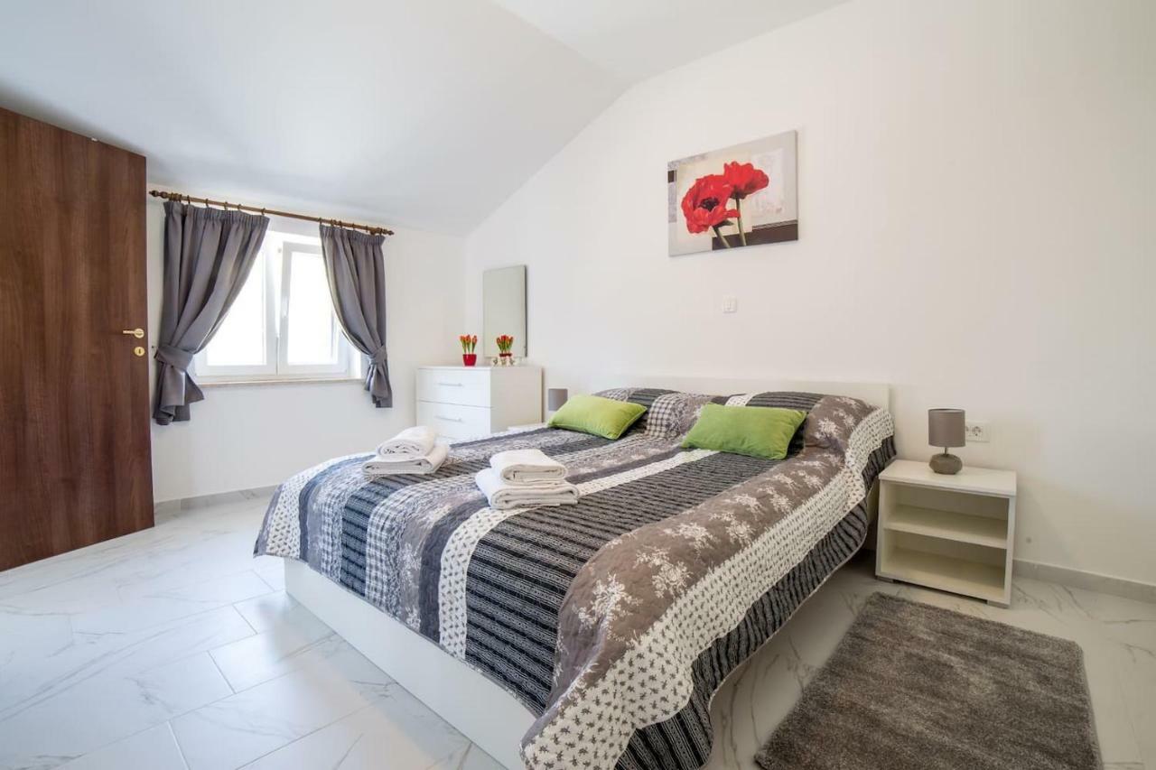 Apartment Podini Брсеч Экстерьер фото